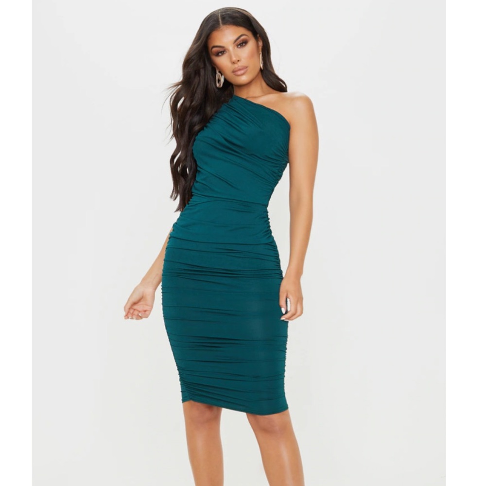 PrettyLittleThing Emerald Green Slinky Ruched One Shoulder Longline Midi Dress